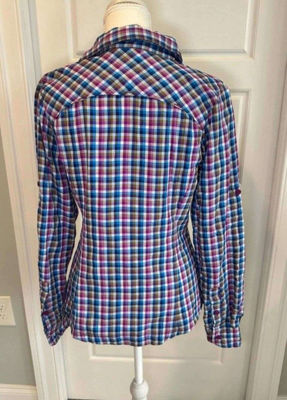 Columbia Omni-Shade UPF 40 Plaid Hiking Shirt Women’s Small Blue Purple Plaid - Picture 2 of 7